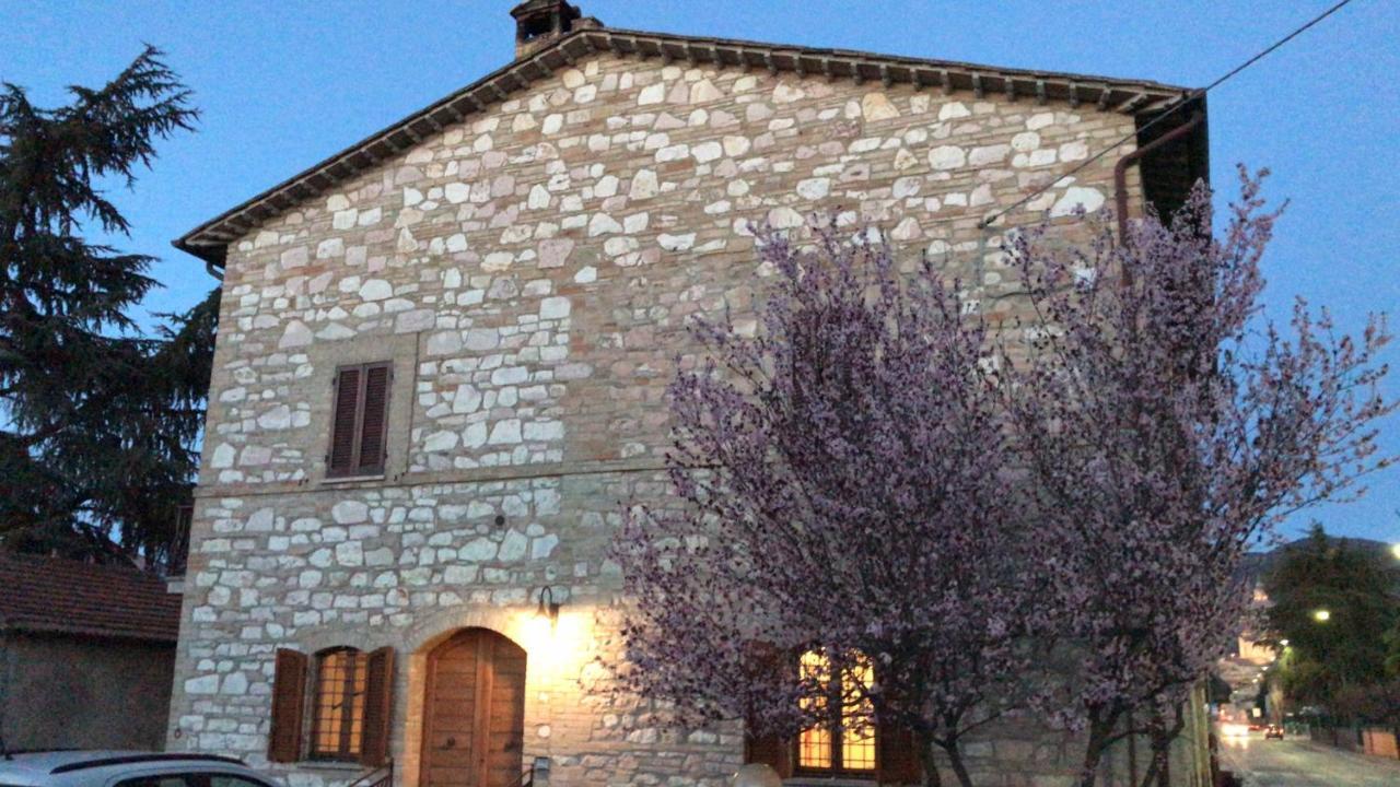 Hotel La Casa Delle Sirene Assisi Exterior foto